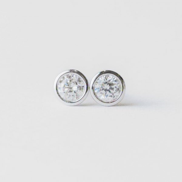 9k White Gold Diamond Earrings