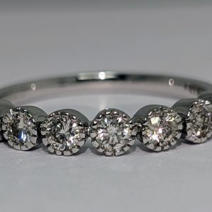 9ct white gold seven diamond ring