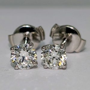 18ct white gold 1ct LAB diamond stud earrings
