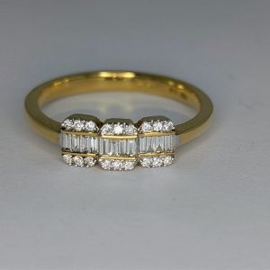 18ct yellow gold and diamond ring