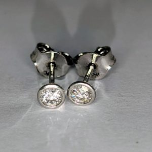 9ct white gold diamond stud earrings