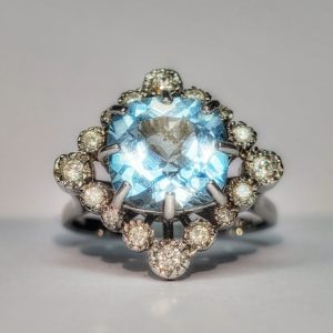 9ct white gold Topaz and diamond ring