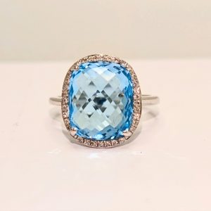18ct white gold blue topaz and diamond ring