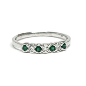 18ct white gold emerald and diamond ring