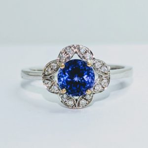 18ct White gold tanzanite and diamond ring