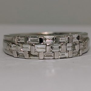 18ct white gold baguette diamond ring