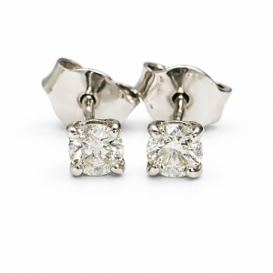 18ct white gold diamond stud earrings