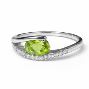 18ct white gold peridot and diamond ring